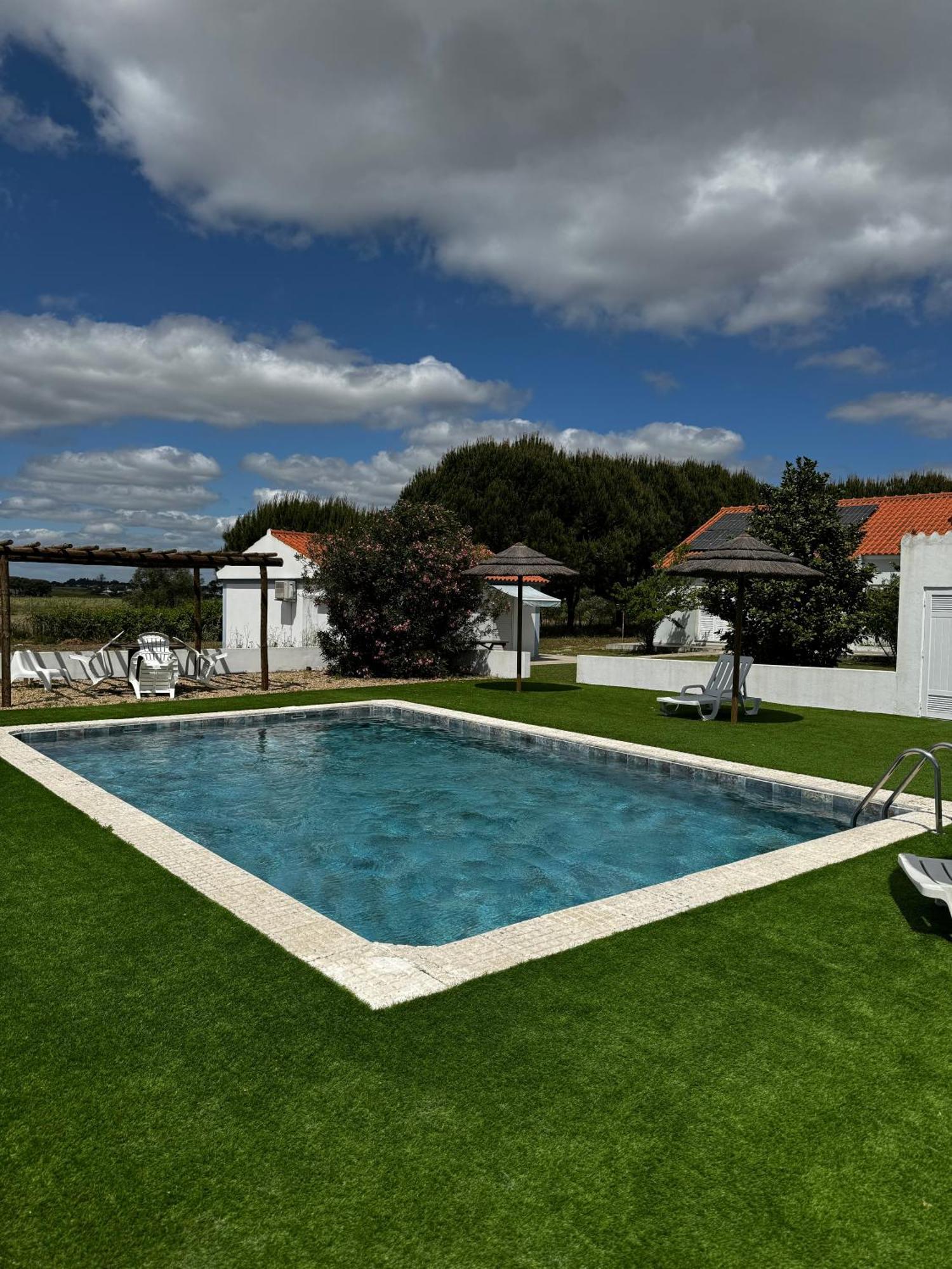 Na Quinta- Alojamento Rural Com Piscina De Agua Salgada Poceirao Exterior photo